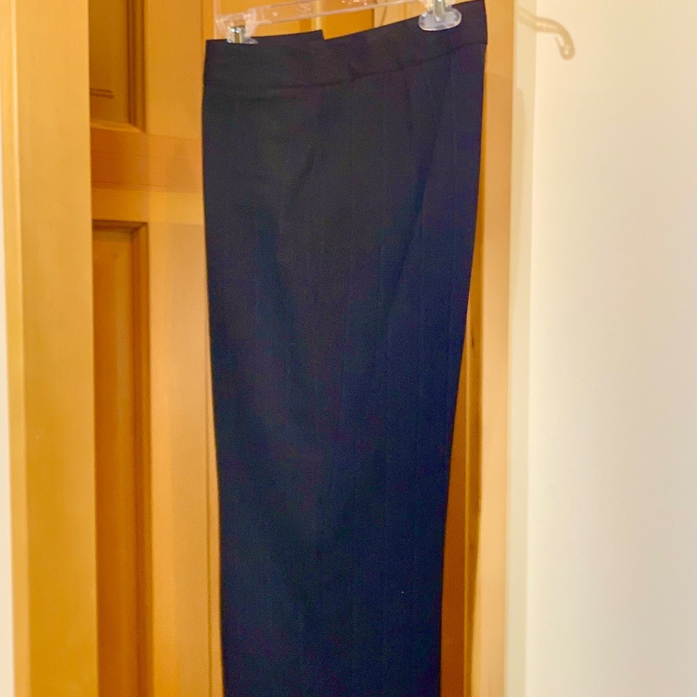 💥EUC💥Beautiful & Classic Navy Blue Pinstripe Blazer AND Trousers - Size 6 - Picture 14 of 16
